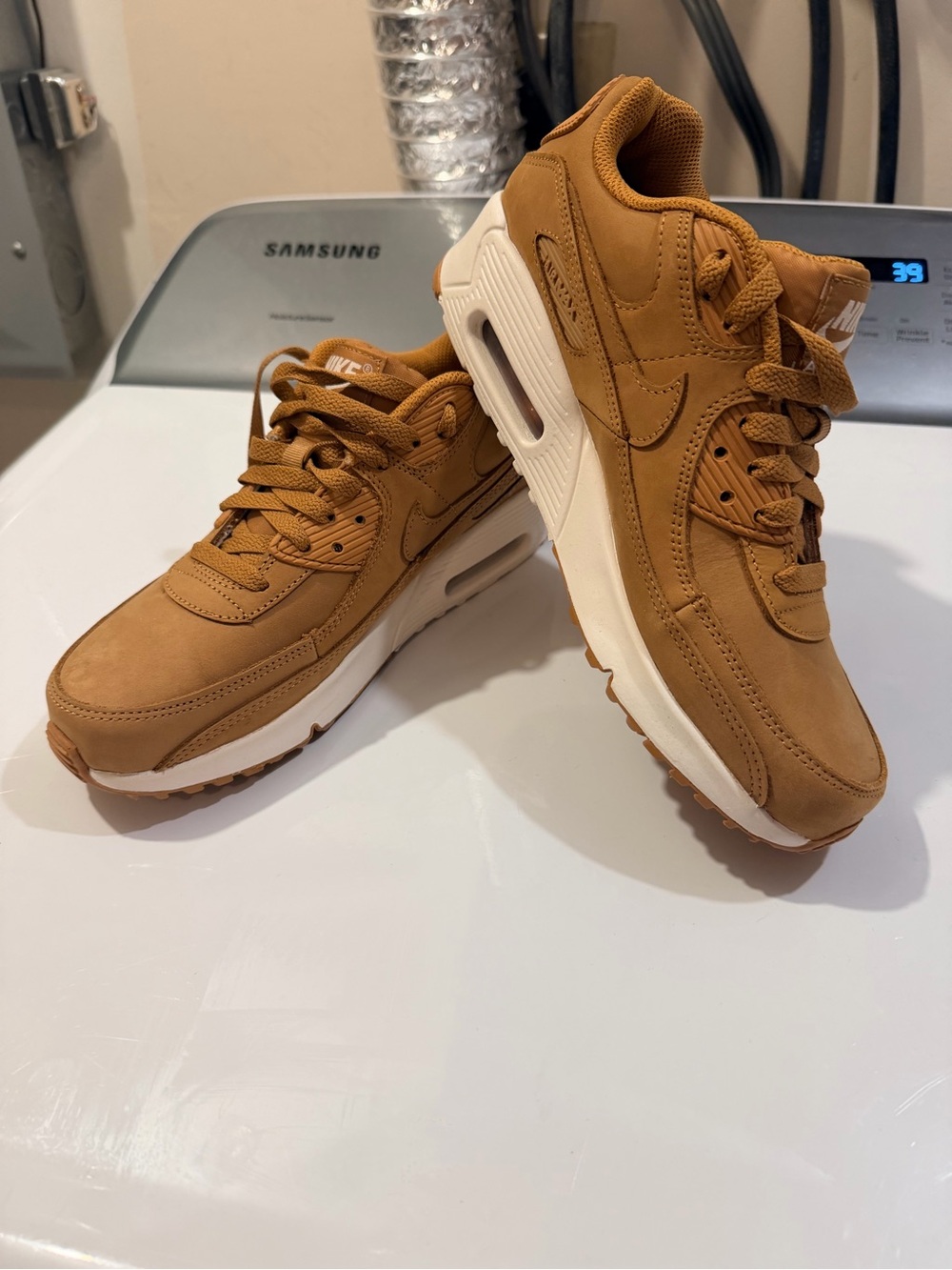 Nike Tan/Brown Air Max 90 Casual Sneakers NWT